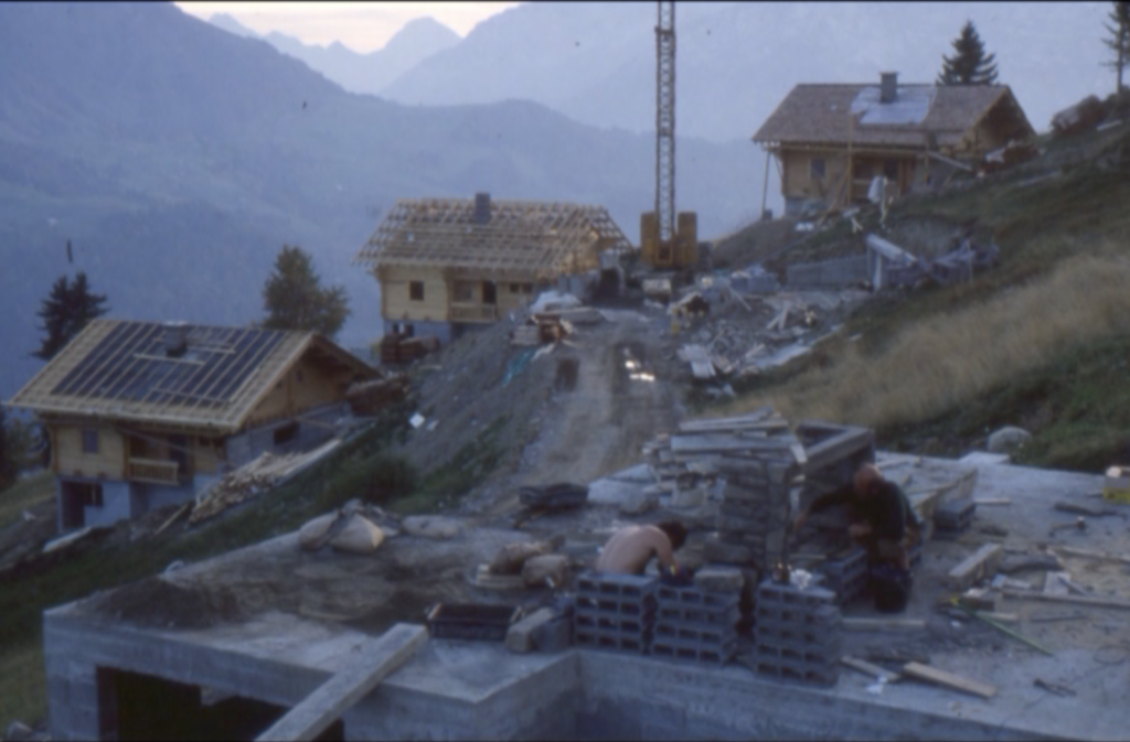Chalet du Gran Maci Manigod : construction initiale des fondations en 1975