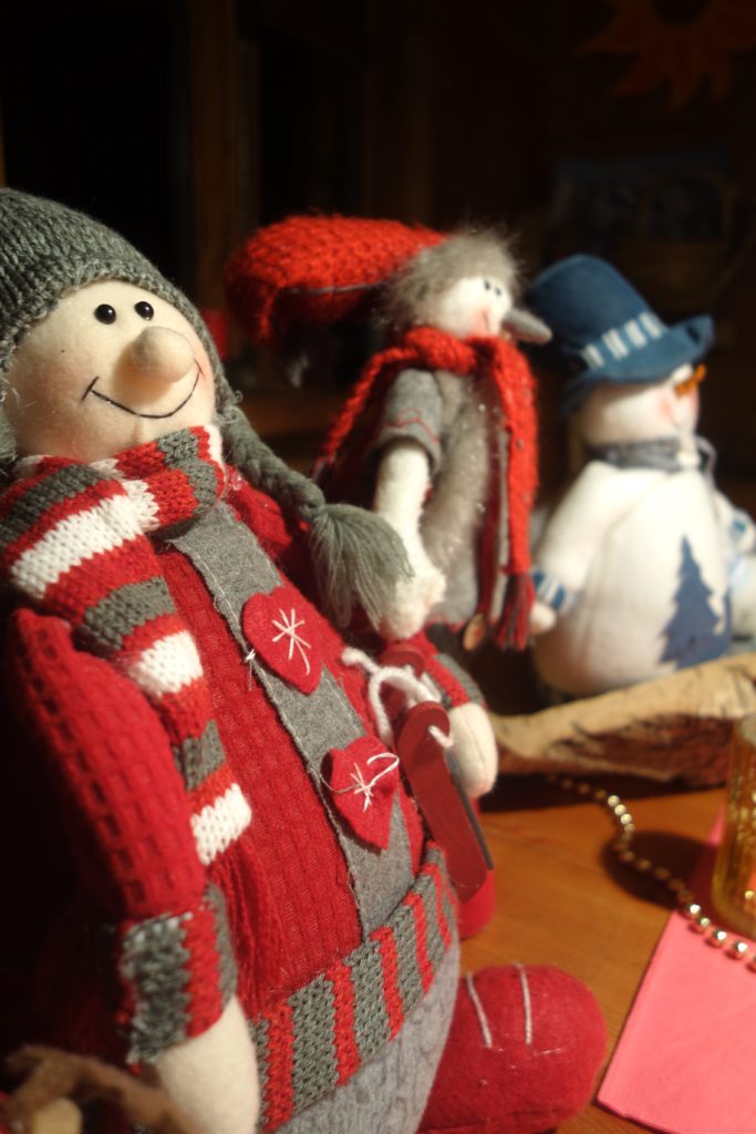 Ambiance chalet du Gran Maci Manigod : les petits lutins de noël